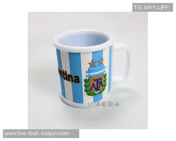 足球运动员水杯的创意设计与实用性探讨，助力球迷享受每一场比赛的激情与乐趣